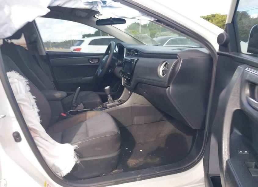 Photo 5 of 2017 Toyota Corolla LE (VIN 5YFBURHEXHP654247)