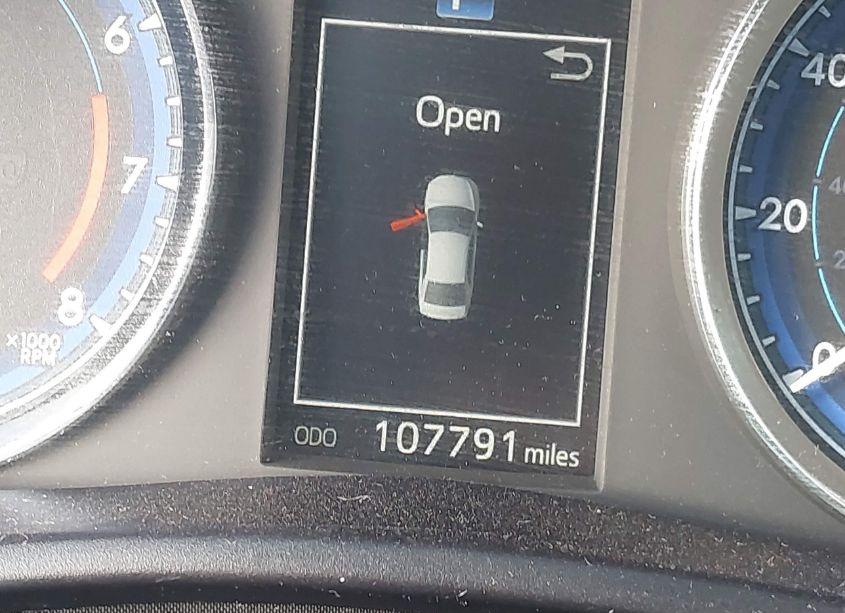 Photo 15 of 2017 Toyota Corolla SE (VIN 5YFBURHEXHP660002)