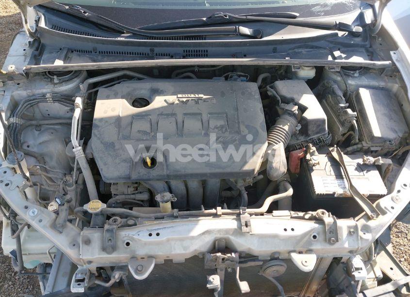 Photo 10 of 2017 Toyota Corolla L/LE/XLE/SE/XSE (VIN 5YFBURHEXHP665880)