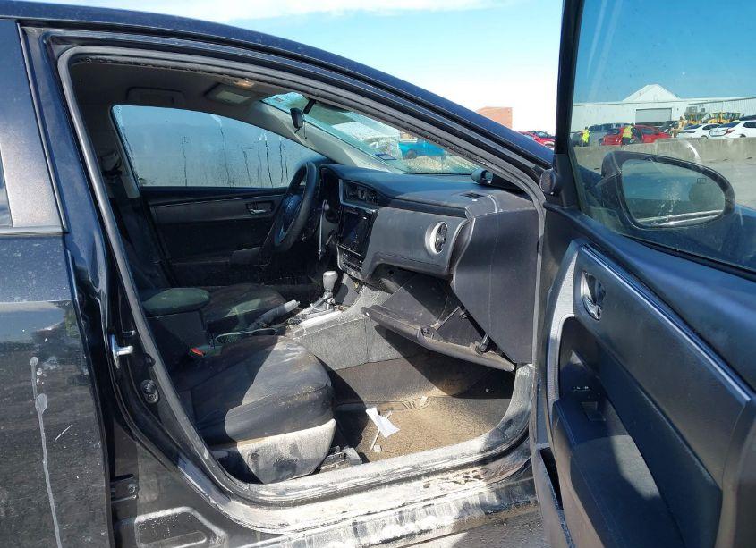 Photo 5 of 2017 Toyota Corolla LE (VIN 5YFBURHEXHP692075)