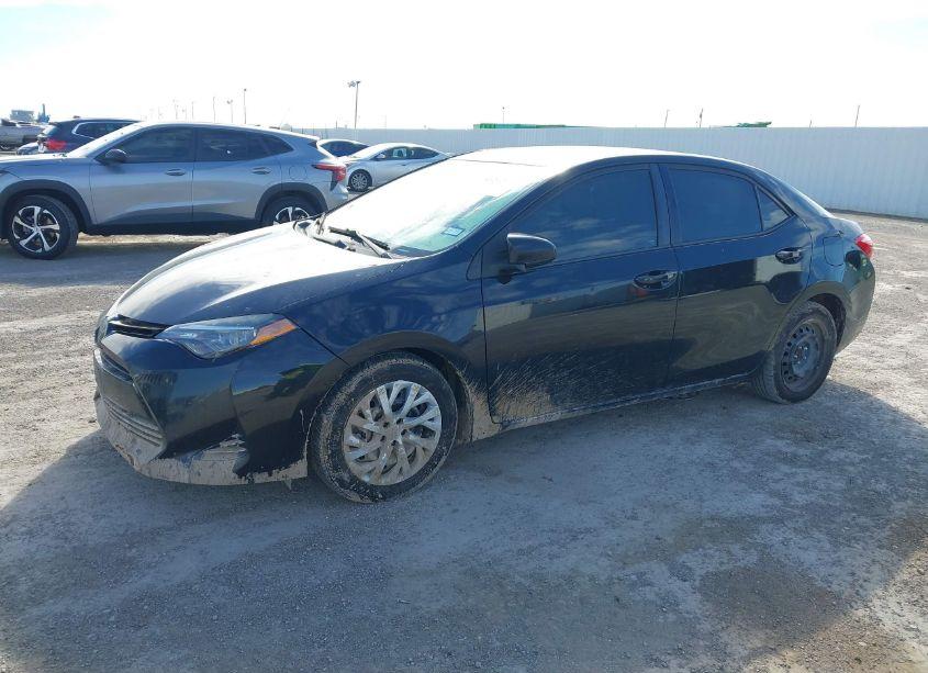 Photo 6 of 2017 Toyota Corolla LE (VIN 5YFBURHEXHP692075)