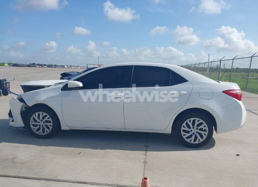 Photo 14 of 2017 Toyota Corolla LE (VIN 5YFBURHEXHP693355)