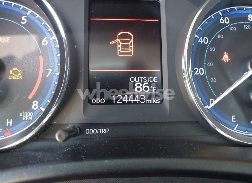 Photo 15 of 2017 Toyota Corolla LE (VIN 5YFBURHEXHP693355)