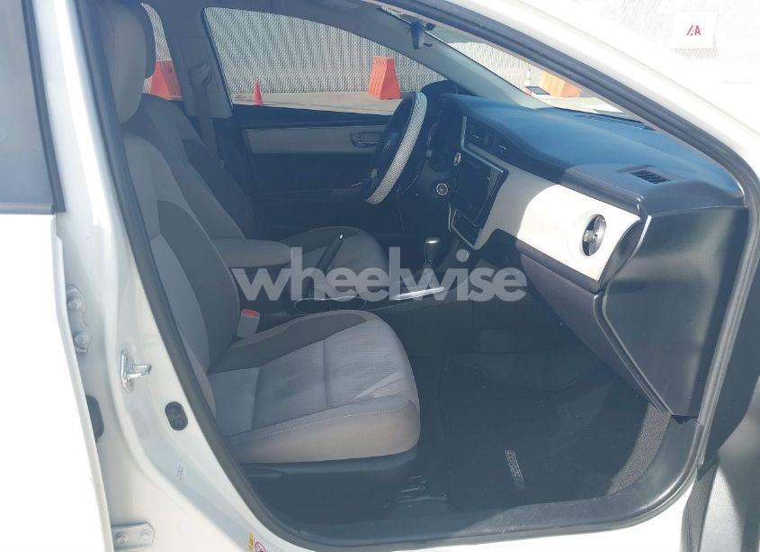 Photo 5 of 2017 Toyota Corolla LE (VIN 5YFBURHEXHP693355)