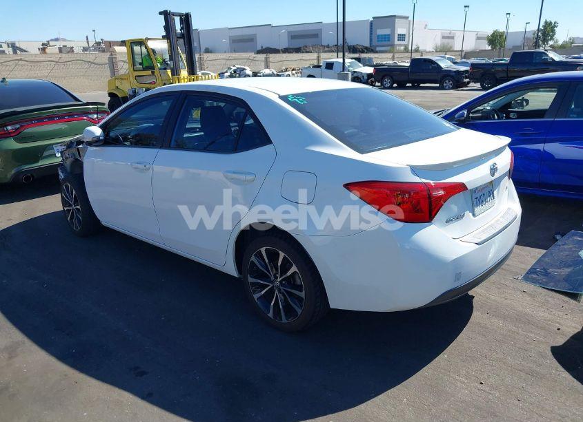 Photo 3 of 2017 Toyota Corolla SE (VIN 5YFBURHEXHP699317)