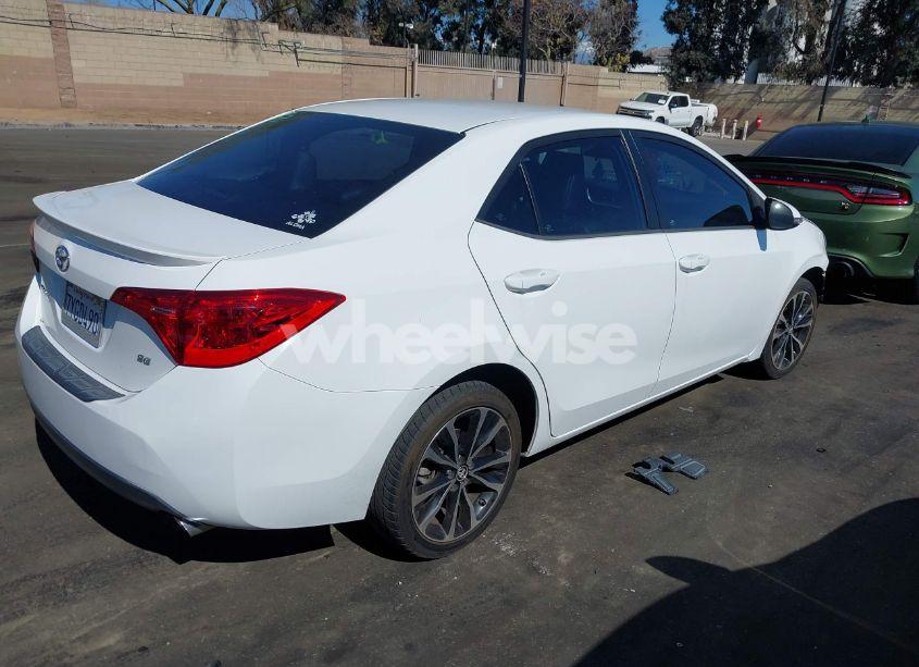 Photo 4 of 2017 Toyota Corolla SE (VIN 5YFBURHEXHP699317)