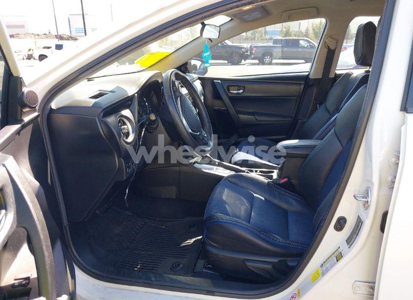 Photo 5 of 2017 Toyota Corolla SE (VIN 5YFBURHEXHP699317)