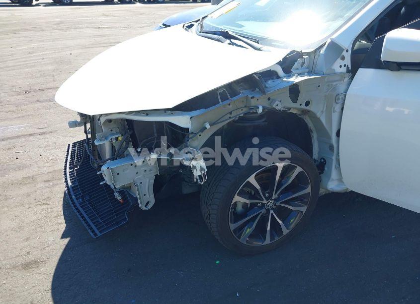 Photo 6 of 2017 Toyota Corolla SE (VIN 5YFBURHEXHP699317)