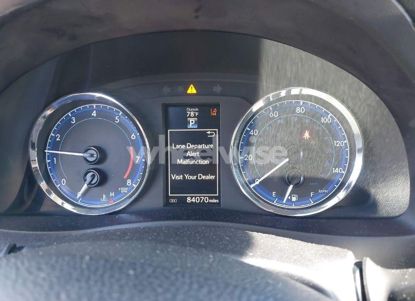 Photo 7 of 2017 Toyota Corolla SE (VIN 5YFBURHEXHP699317)