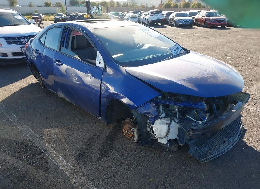 2017 Toyota Corolla L/LE/XLE/SE/XSE (VIN 5YFBURHEXHP699978) main photo