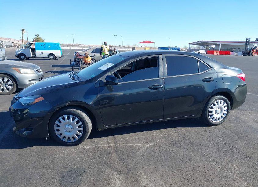 Photo 14 of 2017 Toyota Corolla LE (VIN 5YFBURHEXHP717931)