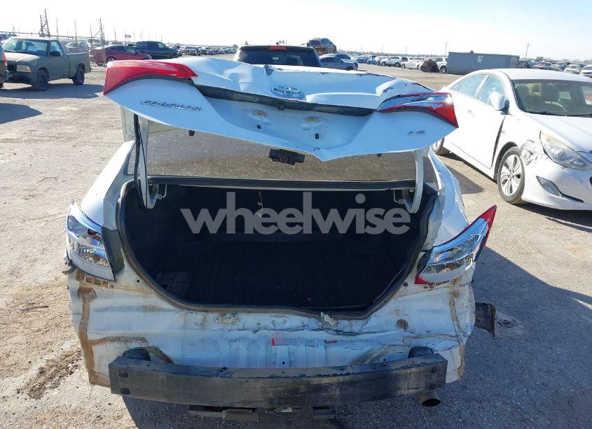 Photo 17 of 2017 Toyota Corolla LE (VIN 5YFBURHEXHP724295)