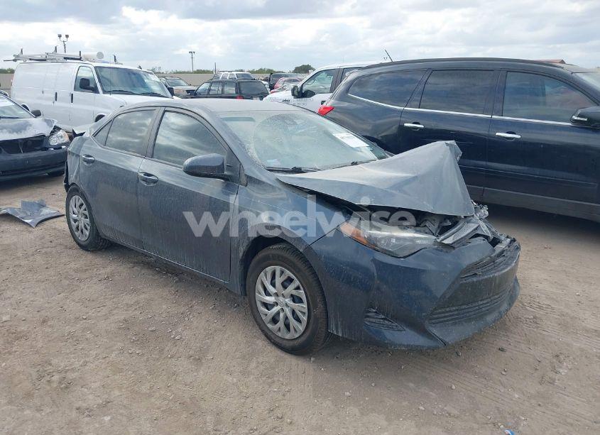 2017 Toyota Corolla LE (VIN 5YFBURHEXHP725429) main photo
