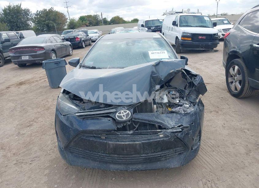 Photo 13 of 2017 Toyota Corolla LE (VIN 5YFBURHEXHP725429)