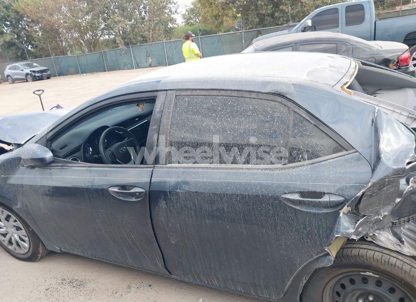 Photo 15 of 2017 Toyota Corolla LE (VIN 5YFBURHEXHP725429)