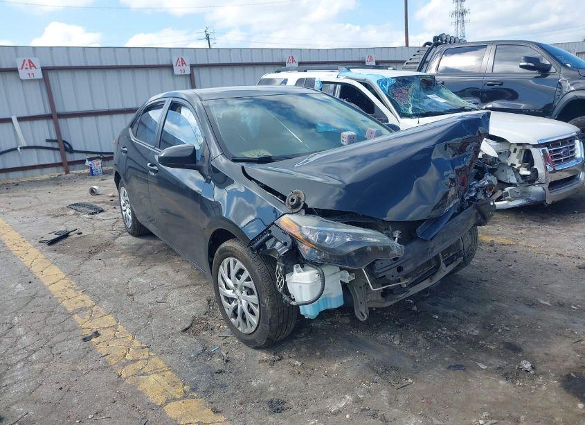 2017 Toyota Corolla LE (VIN 5YFBURHEXHP725656) main photo