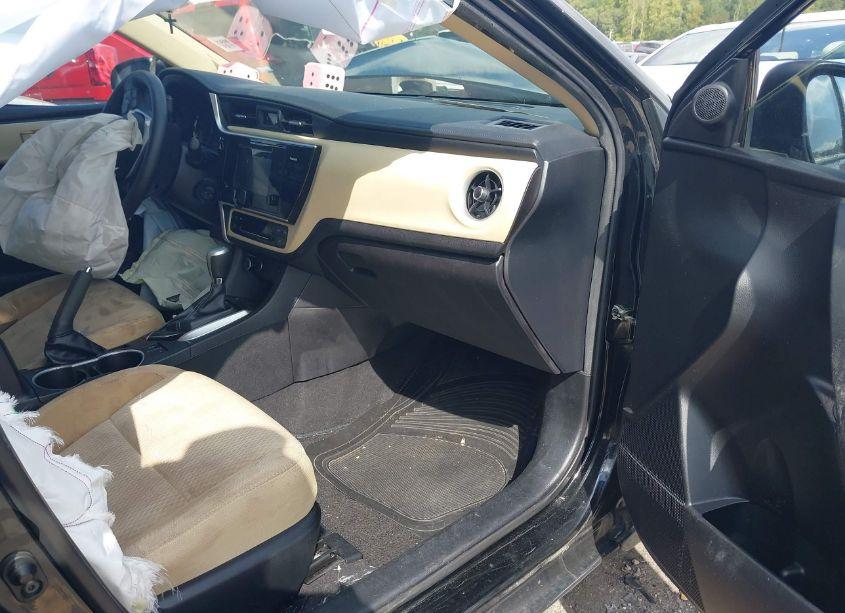 Photo 5 of 2017 Toyota Corolla LE (VIN 5YFBURHEXHP725656)