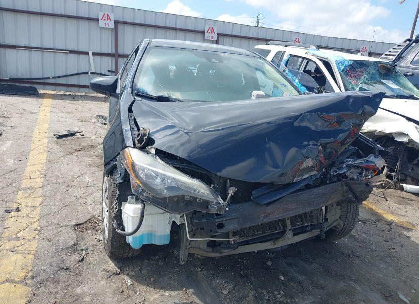 Photo 6 of 2017 Toyota Corolla LE (VIN 5YFBURHEXHP725656)