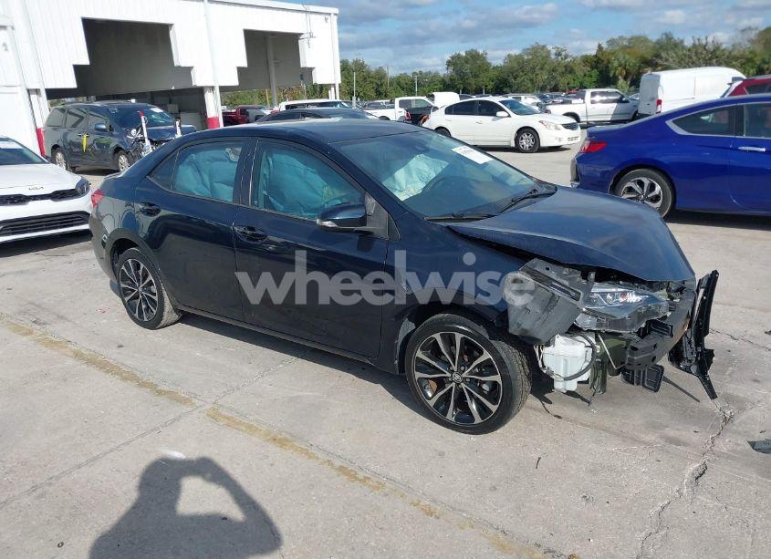 2017 Toyota Corolla SE (VIN 5YFBURHEXHP728122) main photo