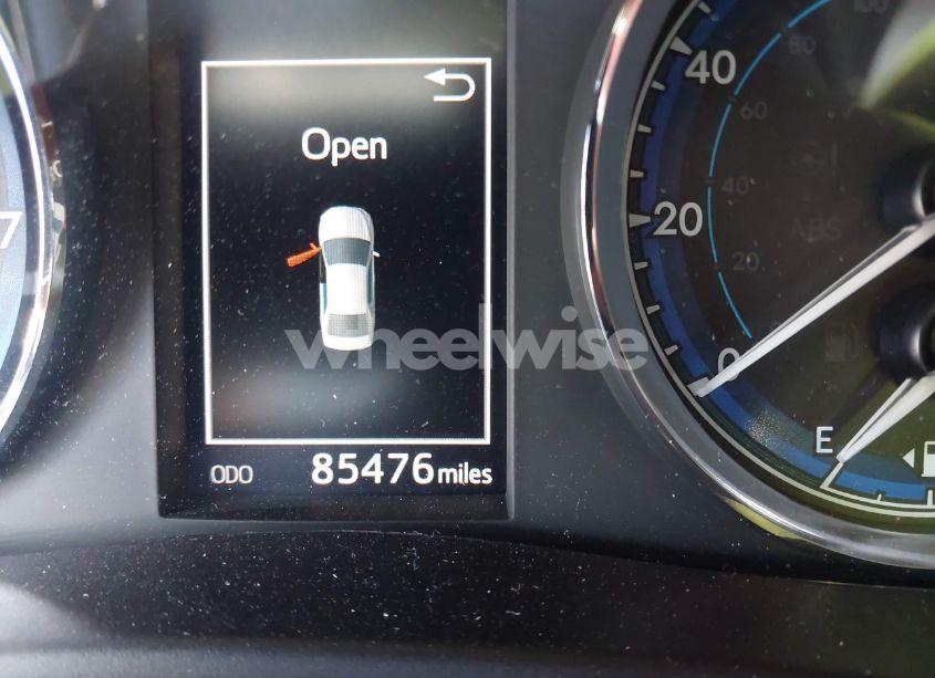 Photo 7 of 2017 Toyota Corolla SE (VIN 5YFBURHEXHP728122)