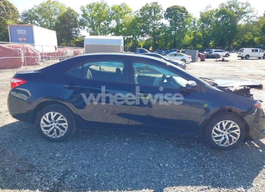 Photo 13 of 2017 Toyota Corolla L/LE/SE/SE SPECIAL EDITION/XLE/XSE (VIN 5YFBURHEXHP733935)