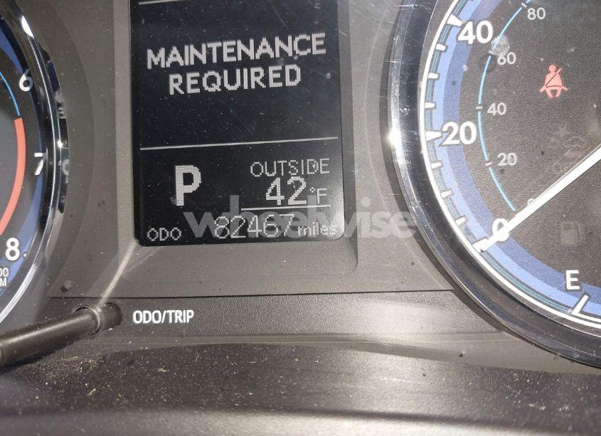 Photo 15 of 2018 Toyota Corolla LE (VIN 5YFBURHEXJP739935)