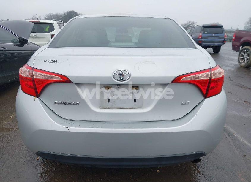 Photo 16 of 2018 Toyota Corolla LE (VIN 5YFBURHEXJP739935)
