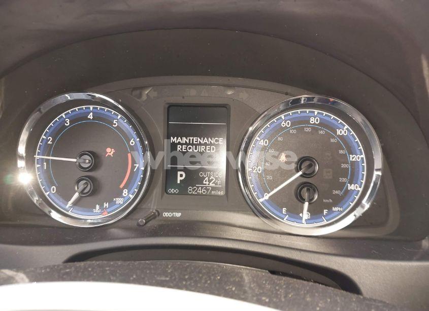 Photo 7 of 2018 Toyota Corolla LE (VIN 5YFBURHEXJP739935)