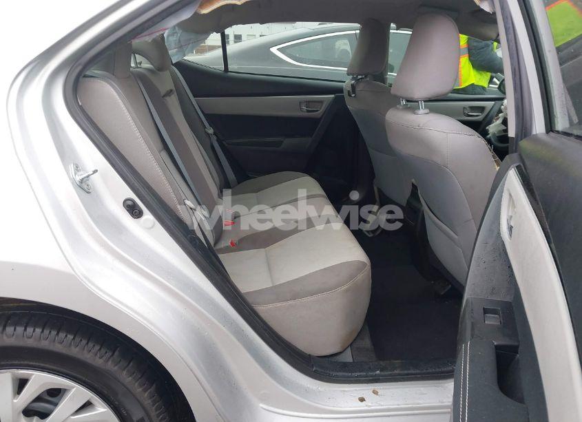 Photo 8 of 2018 Toyota Corolla LE (VIN 5YFBURHEXJP739935)