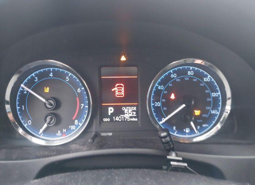 Photo 15 of 2018 Toyota Corolla LE (VIN 5YFBURHEXJP747503)