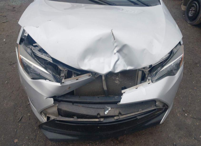 Photo 6 of 2018 Toyota Corolla LE (VIN 5YFBURHEXJP747503)