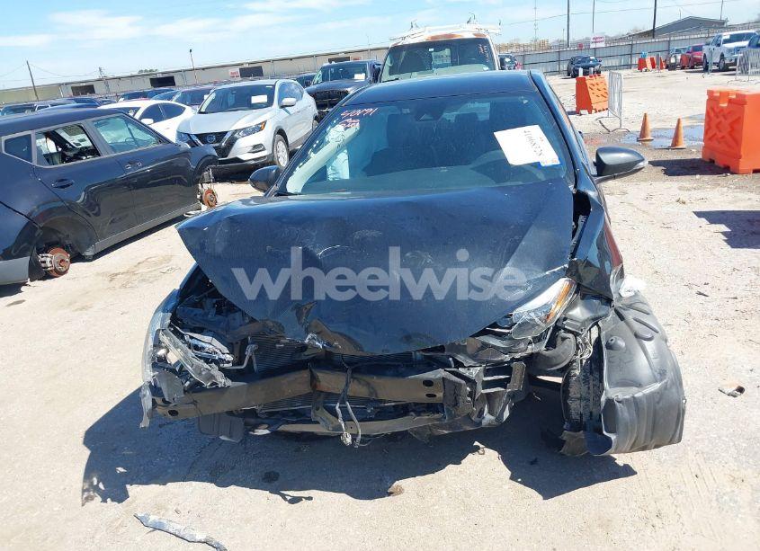 Photo 12 of 2018 Toyota Corolla SE (VIN 5YFBURHEXJP761241)