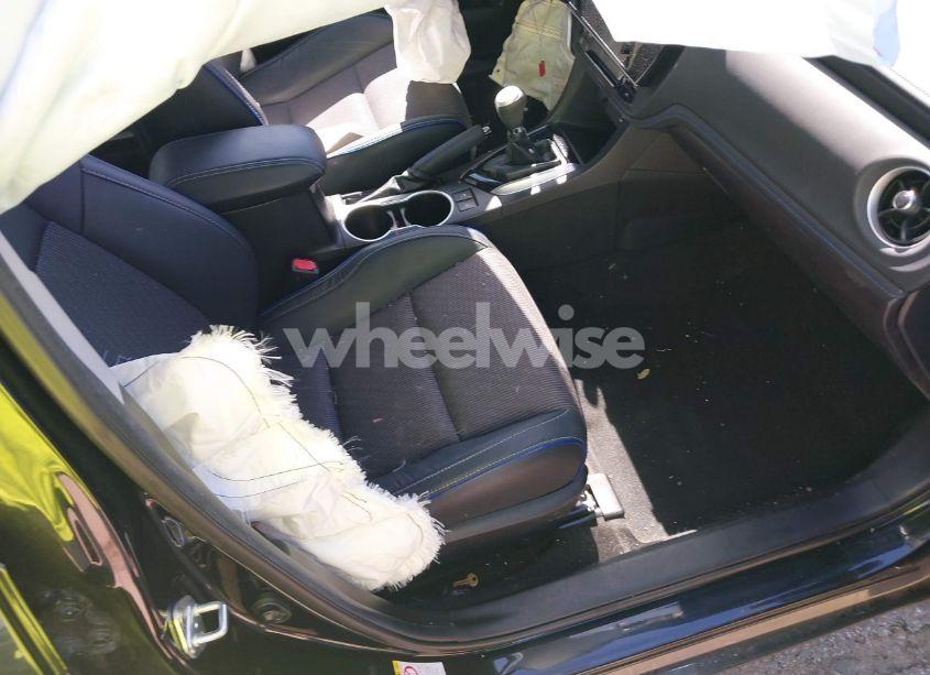 Photo 5 of 2018 Toyota Corolla SE (VIN 5YFBURHEXJP761241)