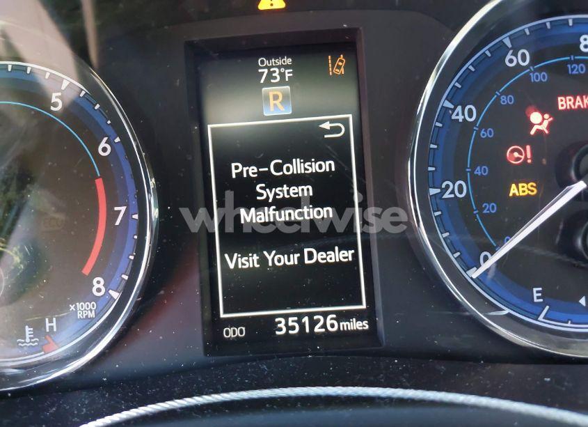 Photo 7 of 2018 Toyota Corolla SE (VIN 5YFBURHEXJP761241)