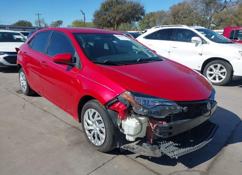 2018 Toyota Corolla LE (VIN 5YFBURHEXJP770005) main photo