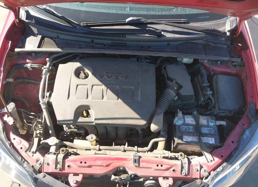 Photo 10 of 2018 Toyota Corolla LE (VIN 5YFBURHEXJP770005)