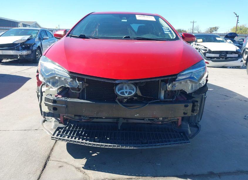 Photo 18 of 2018 Toyota Corolla LE (VIN 5YFBURHEXJP770005)