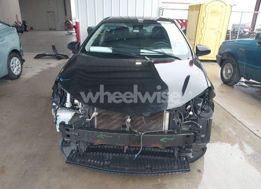 Photo 12 of 2018 Toyota Corolla LE (VIN 5YFBURHEXJP771428)