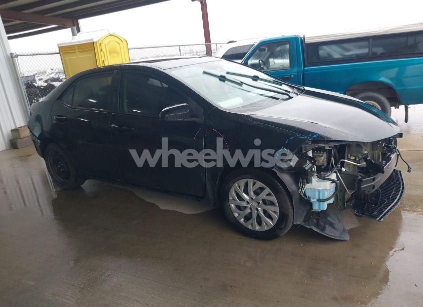 Photo 13 of 2018 Toyota Corolla LE (VIN 5YFBURHEXJP771428)