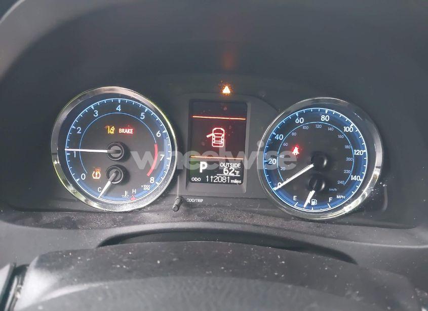 Photo 15 of 2018 Toyota Corolla LE (VIN 5YFBURHEXJP771428)