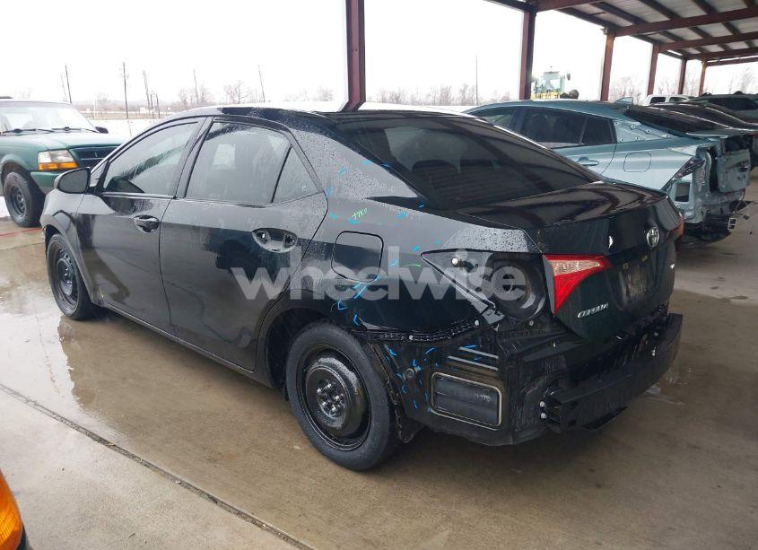 Photo 3 of 2018 Toyota Corolla LE (VIN 5YFBURHEXJP771428)