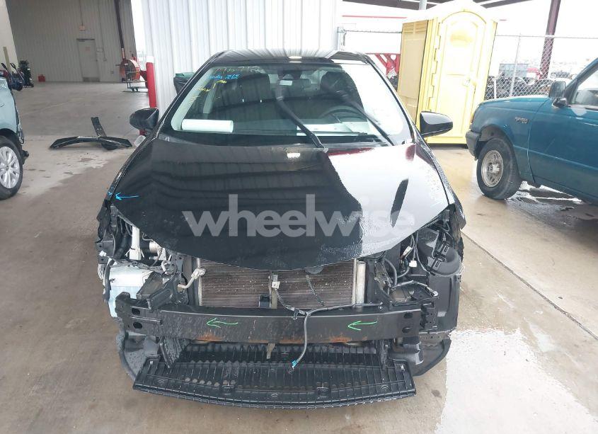 Photo 6 of 2018 Toyota Corolla LE (VIN 5YFBURHEXJP771428)