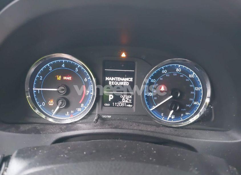 Photo 7 of 2018 Toyota Corolla LE (VIN 5YFBURHEXJP771428)