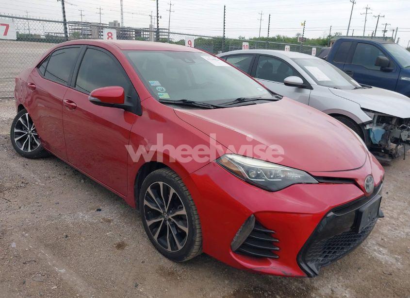 2018 Toyota Corolla SE (VIN 5YFBURHEXJP772448) main photo