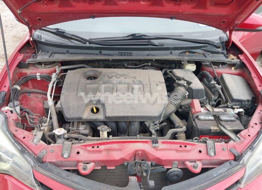 Photo 10 of 2018 Toyota Corolla SE (VIN 5YFBURHEXJP772448)