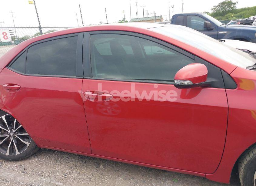 Photo 13 of 2018 Toyota Corolla SE (VIN 5YFBURHEXJP772448)