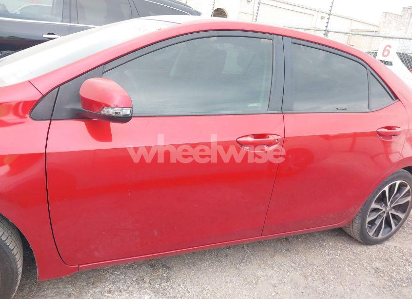 Photo 14 of 2018 Toyota Corolla SE (VIN 5YFBURHEXJP772448)