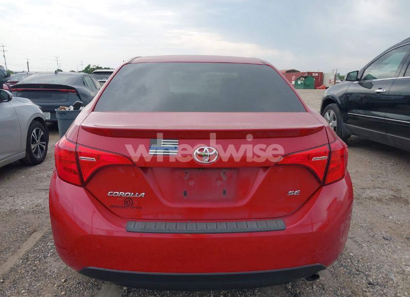 Photo 16 of 2018 Toyota Corolla SE (VIN 5YFBURHEXJP772448)