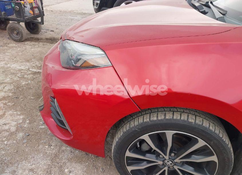 Photo 17 of 2018 Toyota Corolla SE (VIN 5YFBURHEXJP772448)