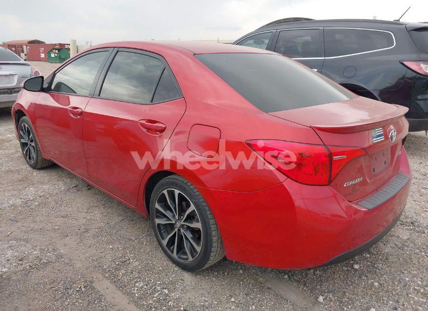 Photo 3 of 2018 Toyota Corolla SE (VIN 5YFBURHEXJP772448)